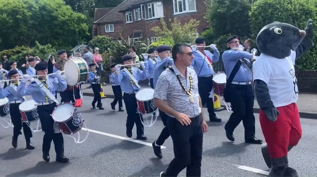 Lewis Brown (@lewisjamesbrown) on Twitter photo Good to spot Elmbridge Mayor <a href="/MoleseySteve/">Cllr Steve Bax</a> leading the way with Mr Mole at the head of the Molesey Carnival Parade earlier today. Now where's the after sun? 🌱 Good to spot Elmbridge Mayor <a href="/MoleseySteve/">Cllr Steve Bax</a> leading the way with Mr Mole at the head of the Molesey Carnival Parade earlier today. Now where's the after sun? 🌱