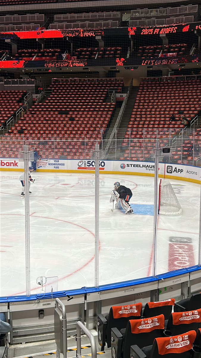 Calvin Pickard is in the starter’s net at the #Oilers’ morning skate. Projects to start Game 5 of the Stanley Cup final.