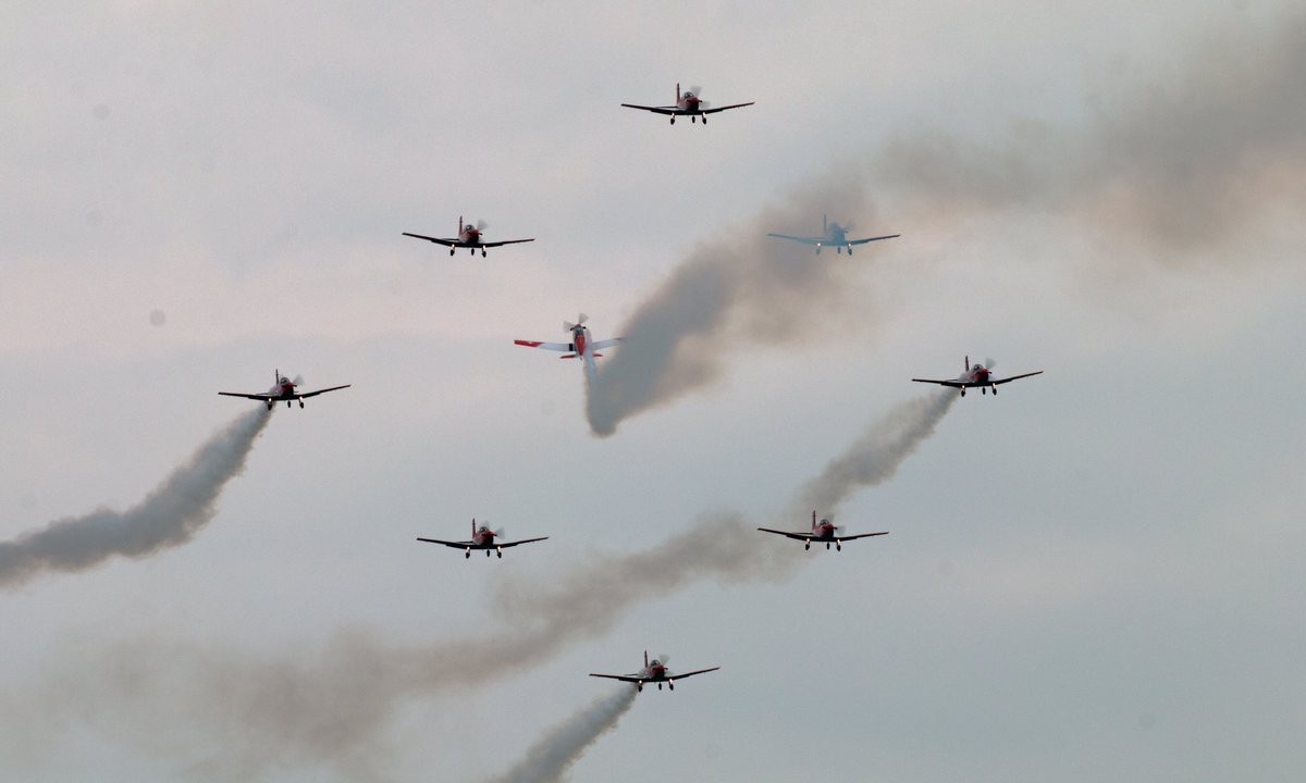 Funtera's tweet image. Next up from @cosfordairshow is the @PC7_TEAM #avgeek #RAFCosfordAirshow