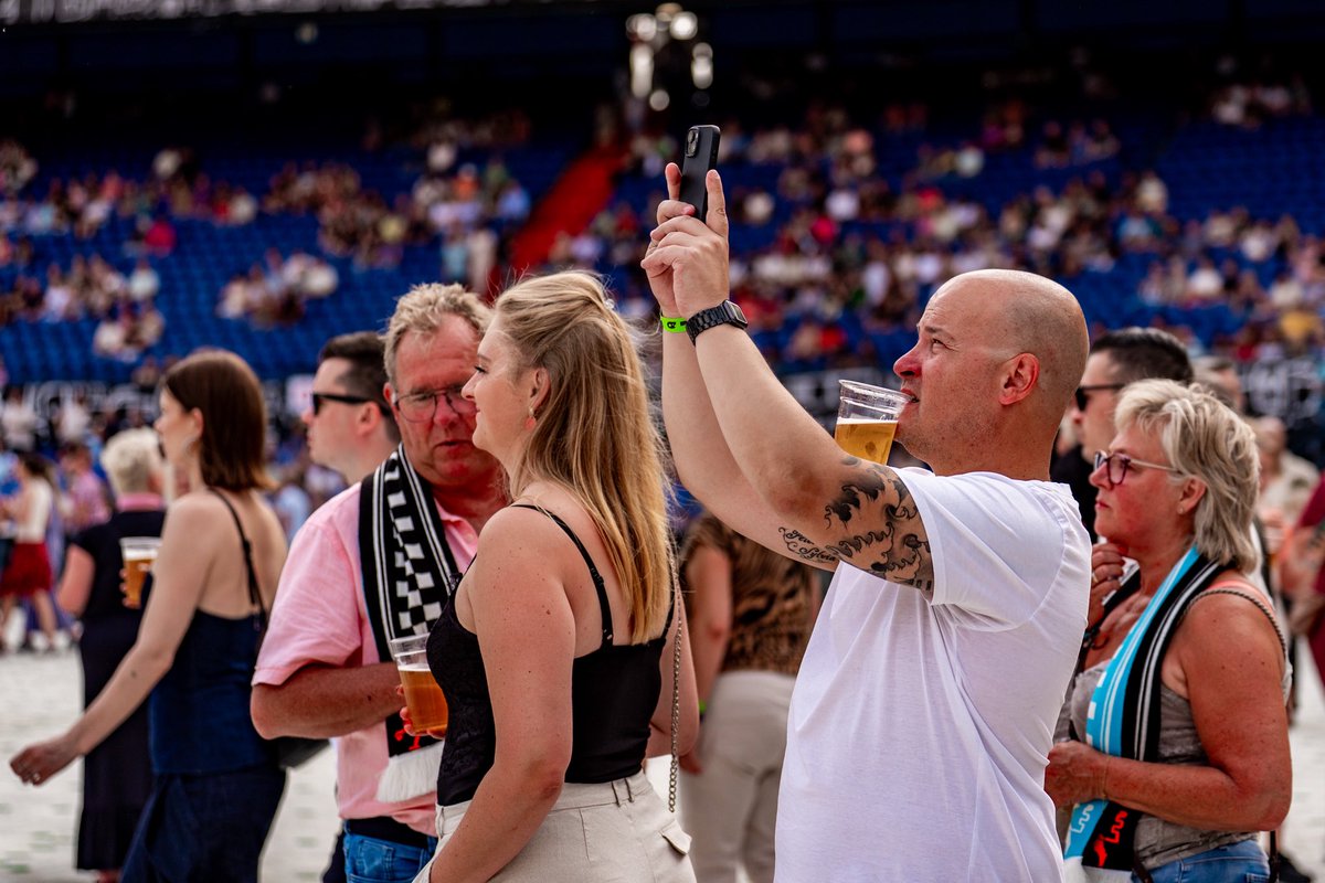 De laatste show. En jullie zijn erbij! 😁

Geniet van DI-RECT &amp; De Kuip!