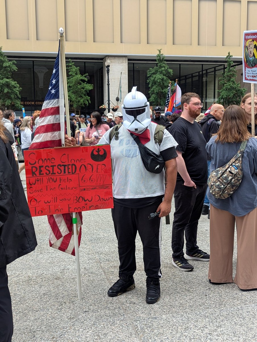 So many good signs but fellow nerds are also showing up hard and I love it #NoKingsDay