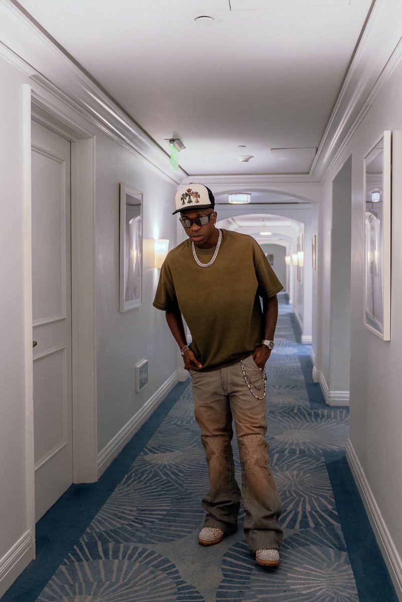 vinijr's tweet image. LA ✨