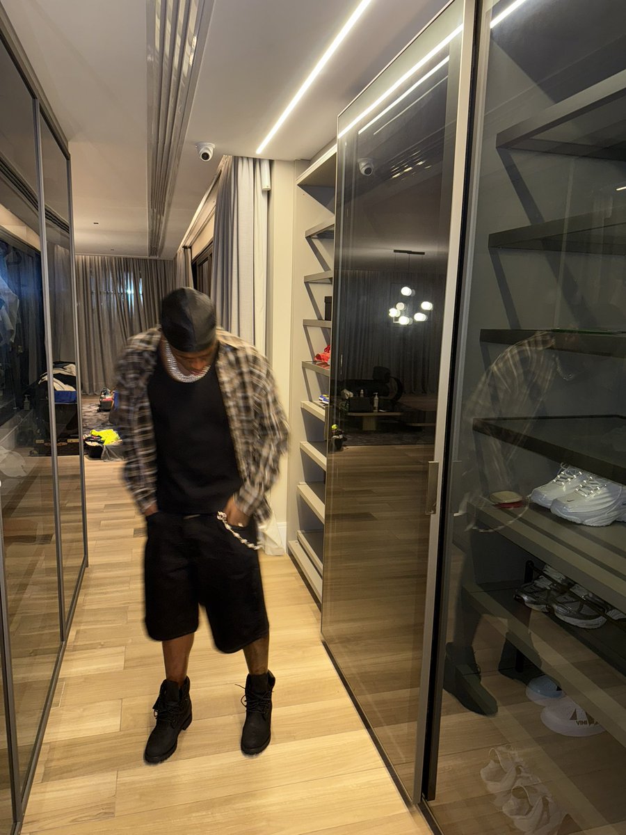 vinijr's tweet image. LA ✨