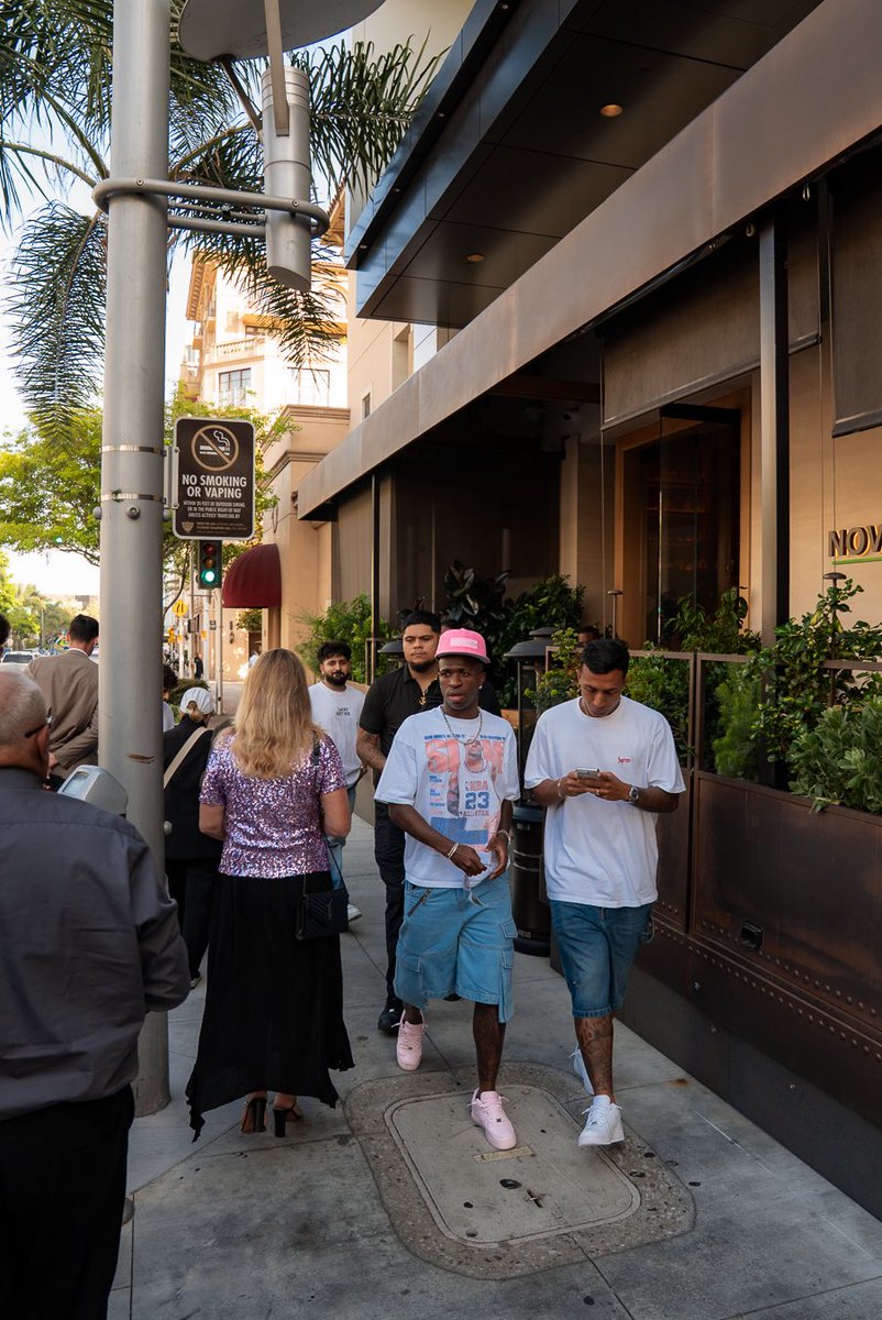 vinijr's tweet image. LA ✨