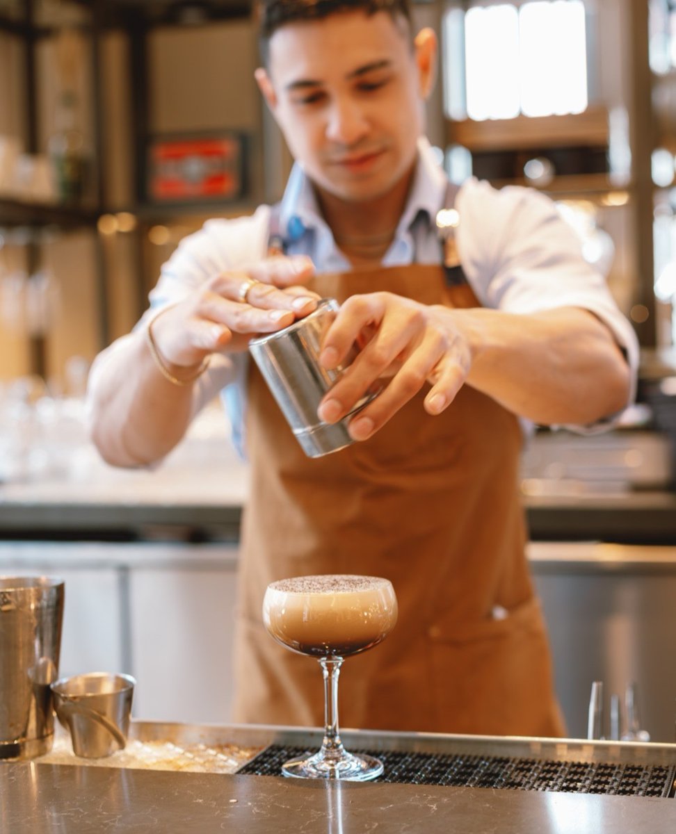 Awaken your Saturday at #EDGEBar with craft cocktails and curated DJ beats from 9 PM to 12 AM. Start with our signature espresso martini, the perfect smooth beginning to a lively night. 🥂