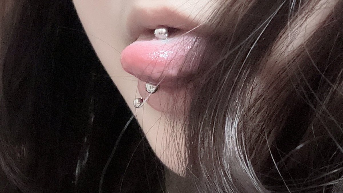 Libbyrose314's tweet photo. 釘子ovo #穿孔 #舌钉 #唇钉 #bbw #k8 https://t.co/JjPGriOEA3