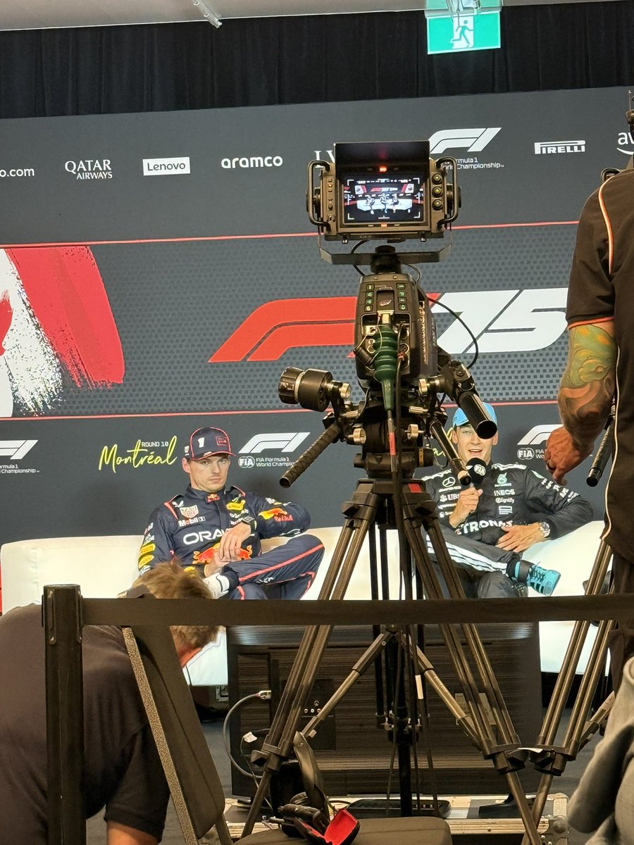 Max Verstappen is op de FIA persconferentie helemaal klaar met de Britse vragensteller Tom Clarkson over de dreiging van strafpunten: ,,Dit is zo kinderachtig, zonde van de tijd. It’s pissing me off.’’
#f1 #CanadianGP