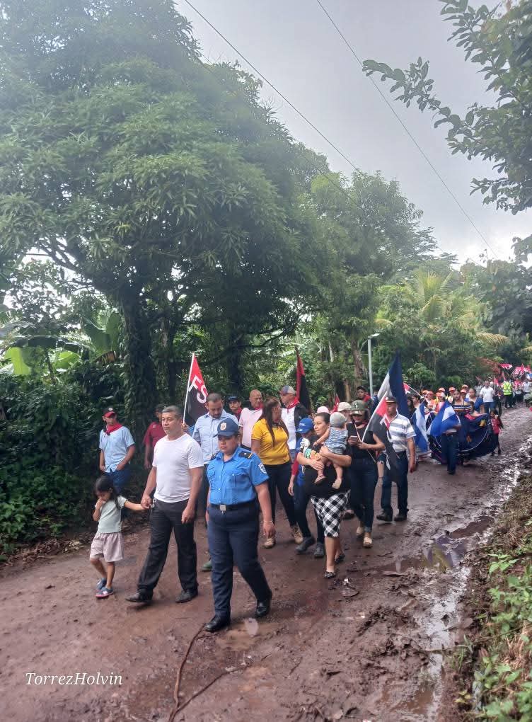 Magnum76G_'s tweet photo. #Nicaragua ¡Caminata Alegre y Revolucionaria en La Comunidad La Chata El Cua- Jinotega 🇳🇮✨
Con entusiasmo, alegría y compromiso patrio, el Frente Sandinista de Liberación Nacional, junto a la militancia y las Unidades de Victoria, recorrió las calles de la Comunidad La Chata https://t.co/3SKKRXGZsu