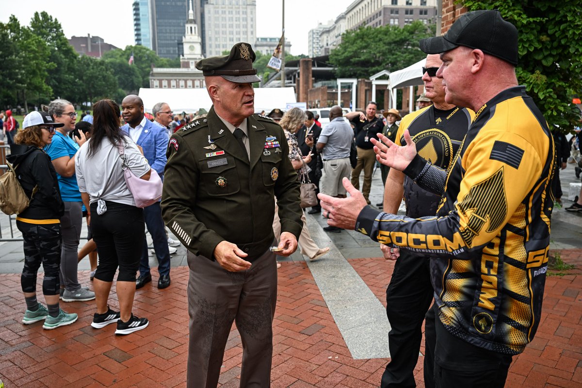 USSOCOM's tweet photo. More than 50% of special operations is #ArmySOF and we’re proud to celebrate the Army’s 250th Birthday in support of the Joint Force.
“So as we look to the next 250 years, let us draw strength from the legacy of those who came before us - soldiers who stood firm through every trial and answered the call of duty, and who committed their lives to the defense of the homeland. The United States Army has always been more than a fighting force; it's a living reflection of our Nation’s highest ideals.” - LTG Braga
We’re honored that Lt Gen Braga, commander of @USASOCNews, was invited to represent #SOF by ringing the @Nasdaq bell and to speak to members of the Union League Club of Philadelphia. The weather prevented our SOCOM Para-Commandos from jumping into Independence Hall – the birthplace of the @USArmy, but they showed up ready to represent the #lethality and warrior #readiness of Special Operations Forces. They even had the honor of meeting with Vice Chief of Staff of the Army Gen. James Mingus and Swoop of the @Eagles.
#Army250 #ABD250 #ArmyBday #recruiting