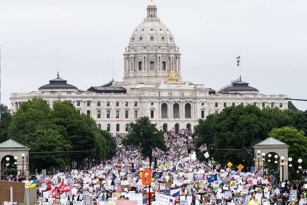 LuvMacyIsabella's tweet image. Despite warnings from law enforcement not to attend today's rally, after this morning's shooting of Minnesota lawmakers, Minnesota showed up ✊ #NoKings #MAGA