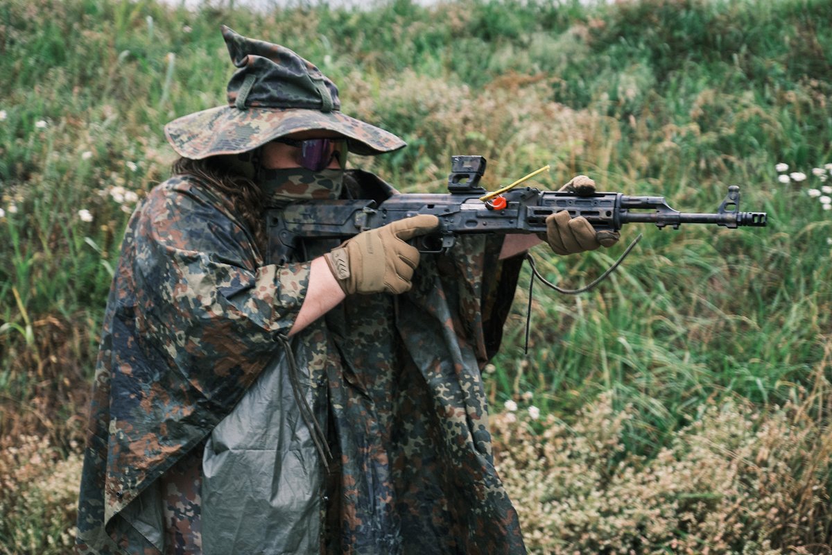 YZYpocalypse's tweet image. The elites don't want you to know this, but you can just do things. Nobody stops you when you say you are gonna dress up like a flecktarn camo wizard with a matching spray painted AK and a 75 round drum.