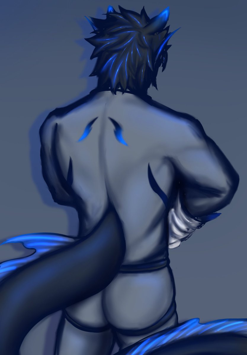 (ล่อแหล่มนิดนึง มาโชว์หลังลูกตัวเองครับ)