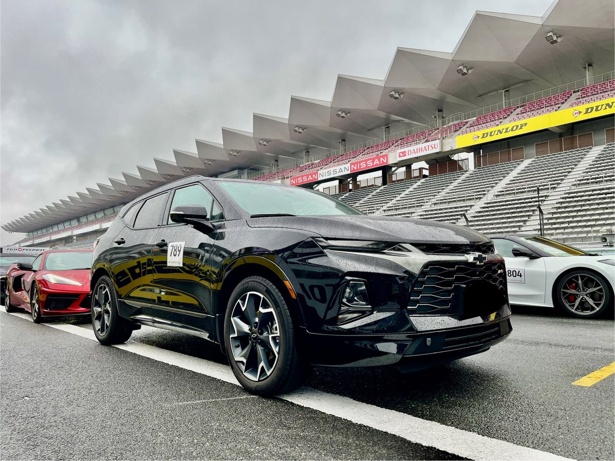 marvelous178's tweet photo. ちょうどブレイザー納車1年のタイミングでファンイベント！みなさんのセンスあるカマロ、コルベットが見れて眼福☺️⸝⸝ 貴重な全開走行も観れて、最高の一日でした👍
#シボレーファンデー2025 https://t.co/Vm9AGxgxrM