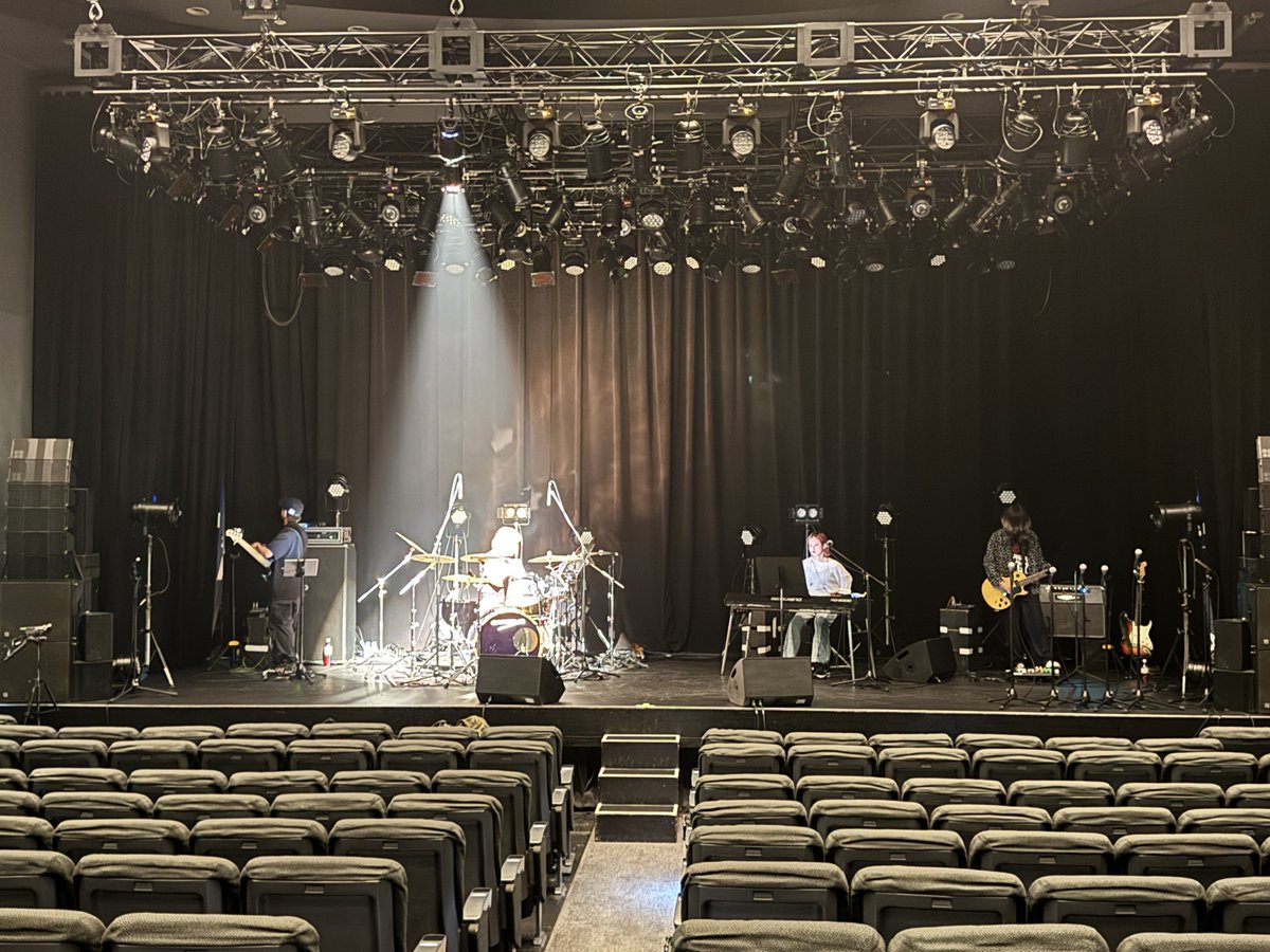 rewgy1919's tweet photo. 【エスドラ朝朝-1764日】

おはようざいます🔥🔥🔥
にちあさ⚡️🔥

昨日はツアーファイナルにお越しいただき
ありがとうございました！！🔥✨

無事にSceneを鳴らし切ることが
出来ました🔥🔥🔥✨

新しい可能性にも
気付くことが出来ました✨

本ツアーを周れた
2025年上半期、

たくさんの方の力をお借りして
辿り着けました

本当にありがとうございました🔥

ファイナルが終わったばかりで
申し訳ないのですが

すでに次の物語は
スタートしております🔥

新体制でもっと
全てを加速させて

再挑戦いたします！！！

今後とも鈴木りゅうじを
R-17を、
そして17LIVEをよろしくお願いします🔥

---
PS
本日の池袋ビジョン放映スケジュールです🔥

・6/15(日)　
毎時間　45:00頃～　鈴木りゅうじさん(1曲)
　　　　48:00頃～　さくらviolinさん (2曲)

※8:00～23:00までの上記時間で(15回／1日)オンエアされます。
(システム等の都合で若干時間がずれてしまう事もございます。

#REWGY