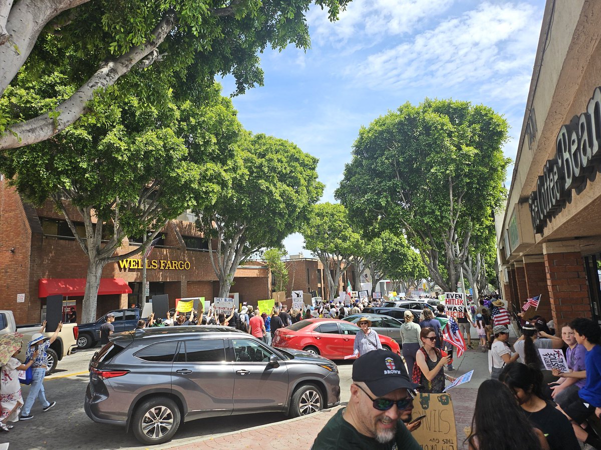 saipheroo's tweet photo. Proud to be Californian, GET OUT ICE 👋🏻 https://t.co/IVlep3xfg8