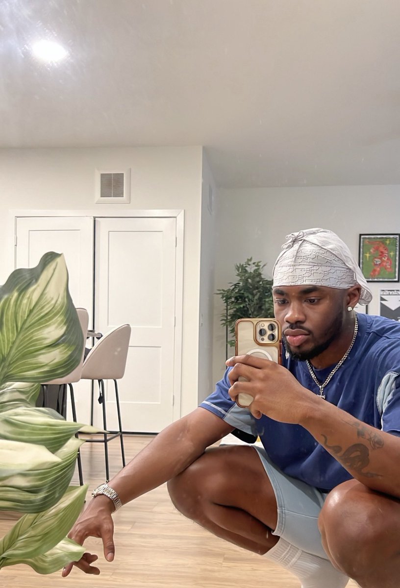 Future X tweet media