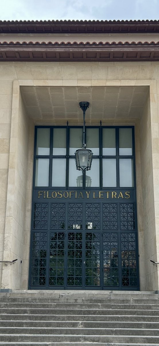 _ajunquera's tweet image. Siempre está bien cononocer otras «filofacultades» 😜 Visitando los dominios de @unizar 🏛️