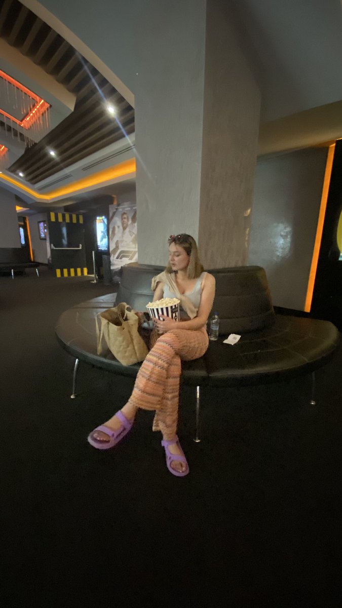 Bir kova mutluluk bırakıyorum🍿