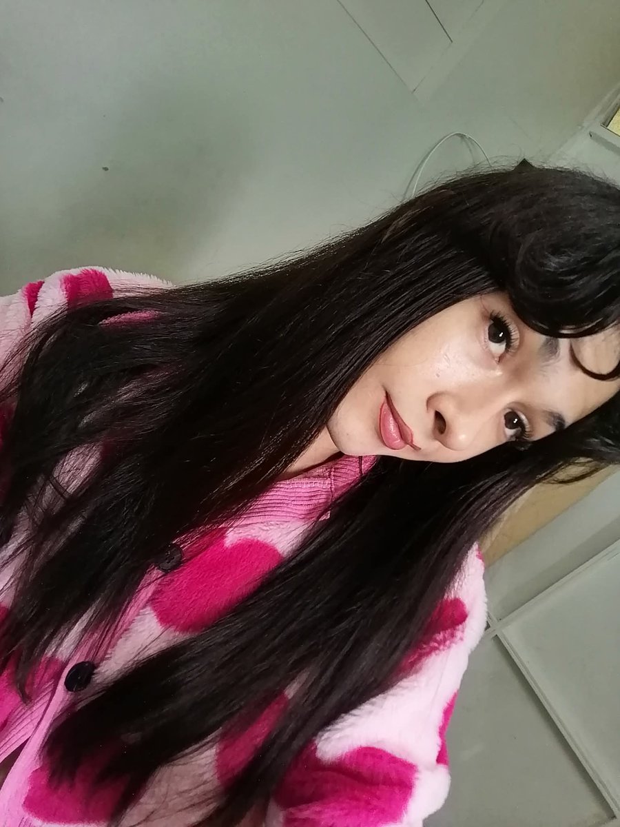 natalyyangeles's tweet photo. OTRA VEZ TENGO EL CABELLO LARGO 😊 https://t.co/oz2IRRdepM