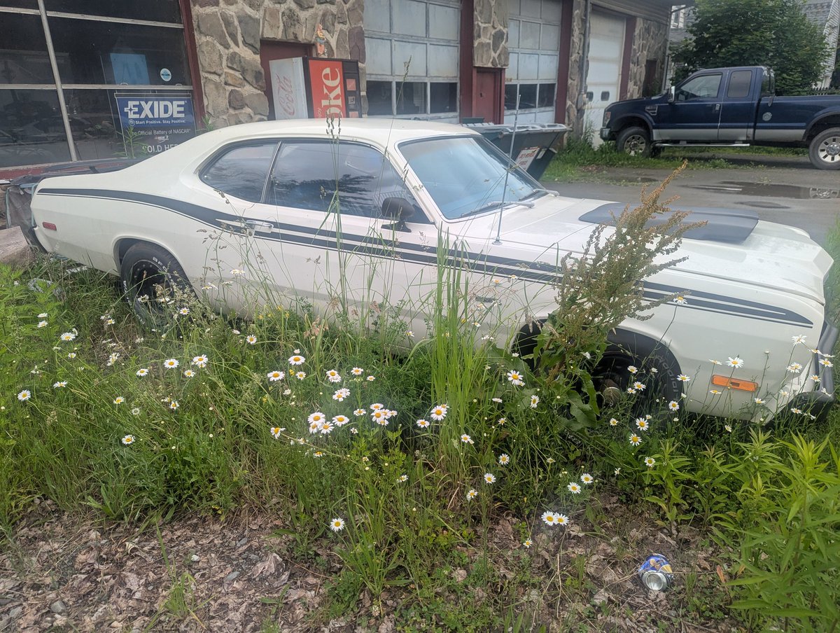Duba92269's tweet photo. @GraveyardMotorz hi Mr Worman!  Saw this today and immediately thought of you!  It is in New Milford, Pennsylvania! https://t.co/9fz4t56cE4