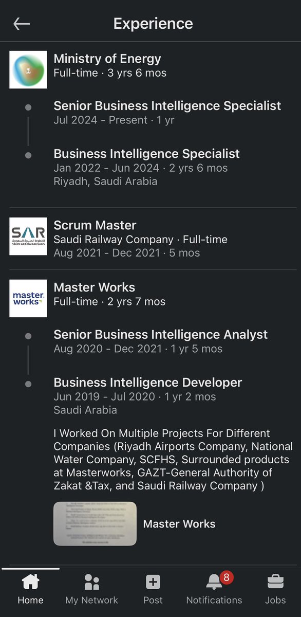 أحب بين فترة وفترة أدخل على لينكدان وأشوف خبرات الناس وشهاداتهم في مجال البيانات و الأدوات اللي يشتغلون عليها الشركات وأحاول أستفيد من خبراتهم وأخذ أفكار لتطوير ..أطلعت على خبرات هذي الأخت على لينكدإن ما شاء الله عندها خلفية قوية في المجال