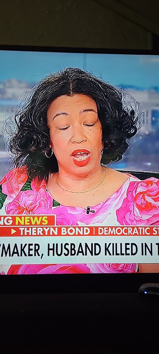 Suzi Shrugged tweet media