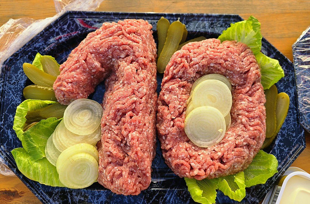 10. Geburtstag 🎉🍾 ein Grund ordentlich zu feiern 🎊 tolle Erlebnisse, viel Spaß, Freundschaften und schöne gemeinsame Zeiten ✌🏻 Danke <a href="/RBLeipzig/">RB Leipzig</a> für das tolle Geschenk und Danke #glorybulls für den Besuch und euer Geschenk 🙏🏼