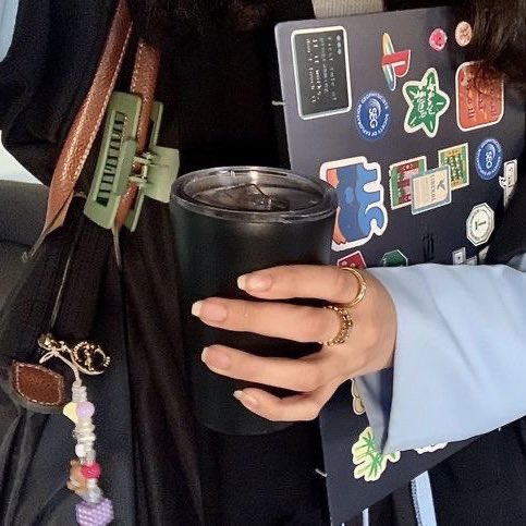 vivistudied's tweet image. ୨୧ #studytwtbr #studytwt #booktwt #booktwtbr 

› vestibulanda de medicina
› graduanda de biologia
› foco: usp, ufes, ufrj
› 🇬🇧🇪🇸🇮🇹

— taylor swift, futebol, livros, fórmula 1, filmes &amp;amp; moda

♡ / ↺ =  mutuals