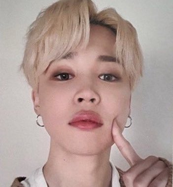 this genre of jimin photocards where they’re just 80% his pretty plump lips