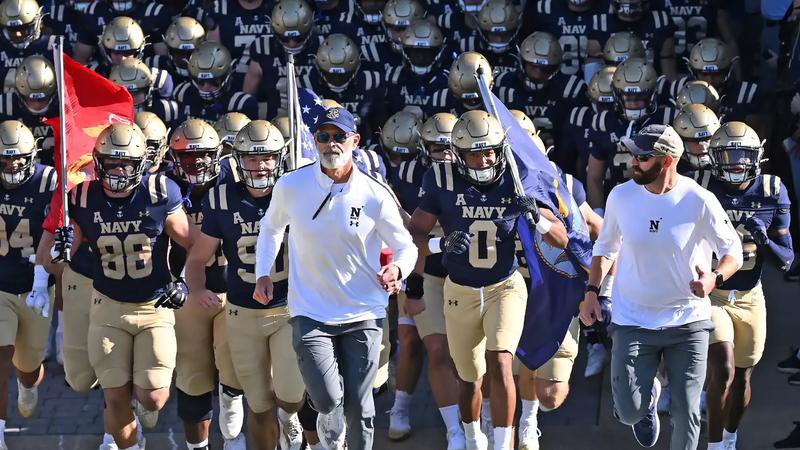 TheTylenHockett's tweet photo. #AGTG After a Amazing Conversation with @NavyCoachYo , I am blessed to receive an offer from @NavyFB 
#GoNavy 
@TDGSKILLZ @1coachbutler @MikeRoach247 @samspiegs @ChadSimmons_  @CoachHarris_LR @CoachJ_O @CoachC_Osunde https://t.co/CO32Rzmmrq