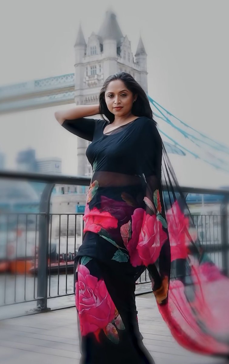 The buzzing world guessing your mesmerising gesture to attain attention 💕