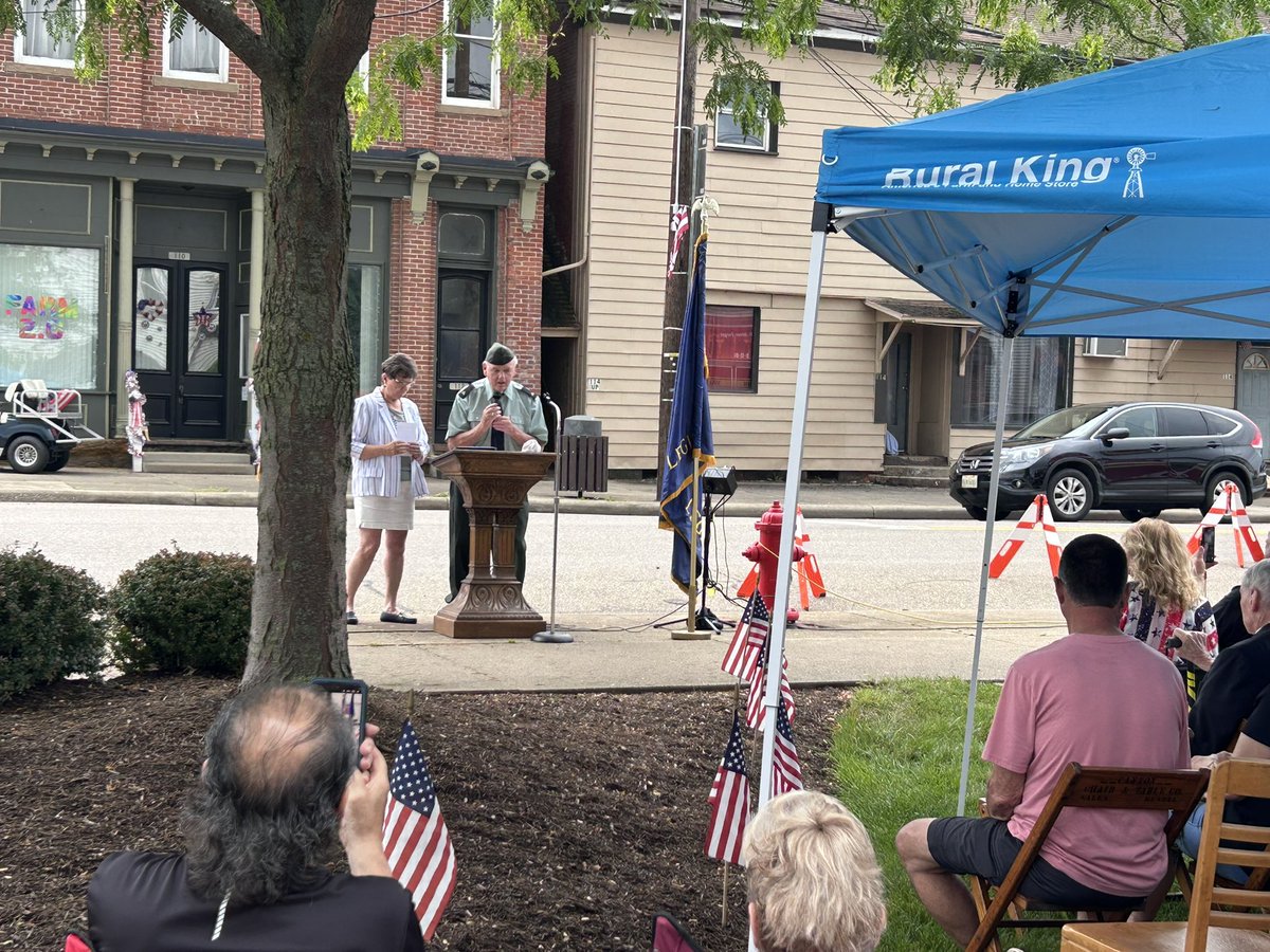 MKishman's tweet image. Today, I attended the sign dedication honoring hometown hero and Congressional Medal of Honor recipient Joseph J. Cicchetti. Cicchetti who served in the Army during WWII, saved 14fellow soldiers during an assult by the Japanese in the Philippines. #Oh50