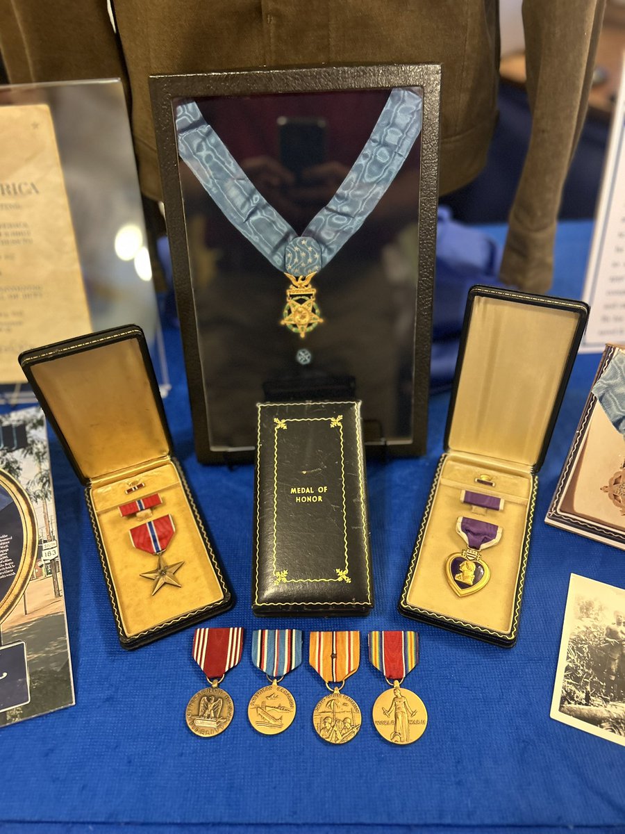MKishman's tweet image. Today, I attended the sign dedication honoring hometown hero and Congressional Medal of Honor recipient Joseph J. Cicchetti. Cicchetti who served in the Army during WWII, saved 14fellow soldiers during an assult by the Japanese in the Philippines. #Oh50