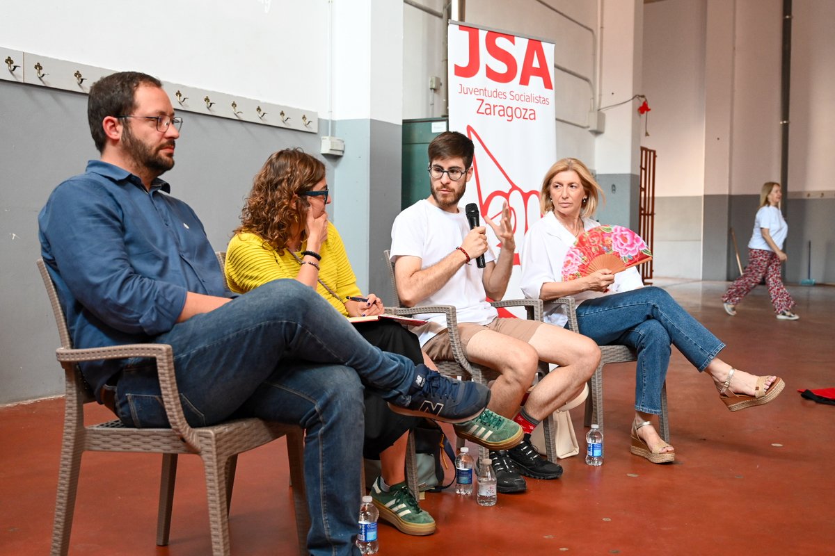 aragonpsoe's tweet photo. Acompañamos a @jszaragoza en las jornadas que han celebrado en #Gotor, donde han participado medio centenar de jóvenes ✊

Un día enriquecedor, donde hemos compartido experiencias y hemos comprobado que tenemos una juventud de oro ❤️

¡Muchas felicidades por vuestro trabajo! 👏👏 https://t.co/CKogVLWKnV