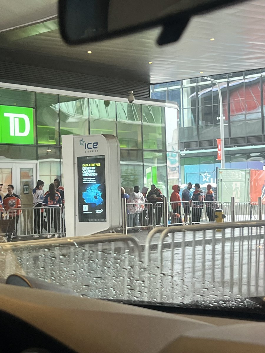 kennedystrash's tweet photo. Puck doesn’t drop for 6 more hours and there’s already a line for the moss pit while it’s pouring rain https://t.co/e9x4vEpZh3