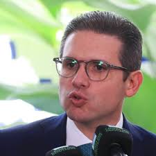 Após susto com mísseis iranianos explodindo por todo lado em Israel, prefeitos pressionam desesperados, e Motta se reúne neste sábado com Lula e ministros para resolverem o pacote fiscal 🤔

E aí pessoal, Lula deve buscar os Prefeitos Bolsonaristas em Israel, SIM ou NÃO ??? 🤣 👇