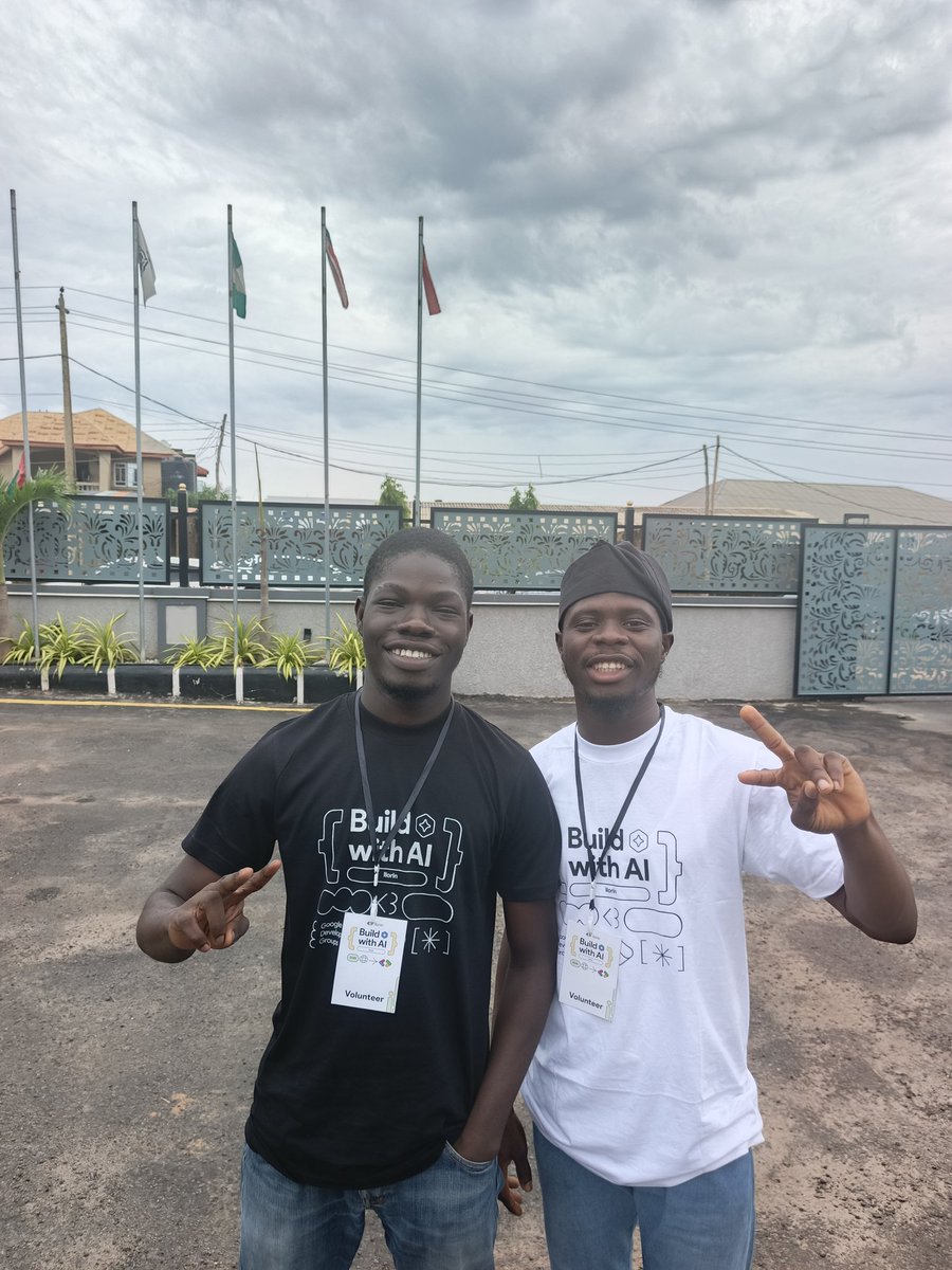 canhamzacode's tweet image. #BuildWithAIIlorin
Fun time with @FicazzoS