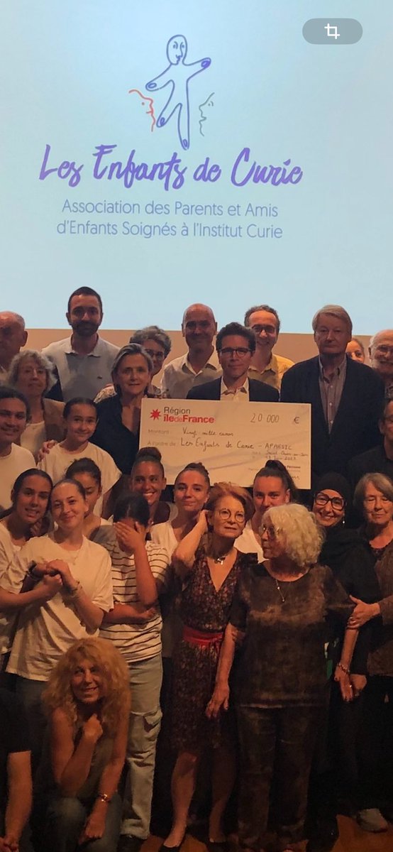 Geoffroy Didier (@geoffroydidier) on Twitter photo Rencontre poignante avec les familles et bénévoles de l’association « les Enfants de Curie », enfants soignés d’un cancer à l’Institut Curie.
Je suis venu leur remettre un chèque de 20.000 € au nom de la région <a href="/iledefrance/">Région Île-de-France</a> et de <a href="/vpecresse/">Valérie Pécresse</a>.
Avec <a href="/FBerthout/">Florence Berthout</a> <a href="/DelafayeAlexis/">Alexis Delafaye 🇫🇷🇪🇺🎗️</a> Rencontre poignante avec les familles et bénévoles de l’association « les Enfants de Curie », enfants soignés d’un cancer à l’Institut Curie.
Je suis venu leur remettre un chèque de 20.000 € au nom de la région <a href="/iledefrance/">Région Île-de-France</a> et de <a href="/vpecresse/">Valérie Pécresse</a>.
Avec <a href="/FBerthout/">Florence Berthout</a> <a href="/DelafayeAlexis/">Alexis Delafaye 🇫🇷🇪🇺🎗️</a>