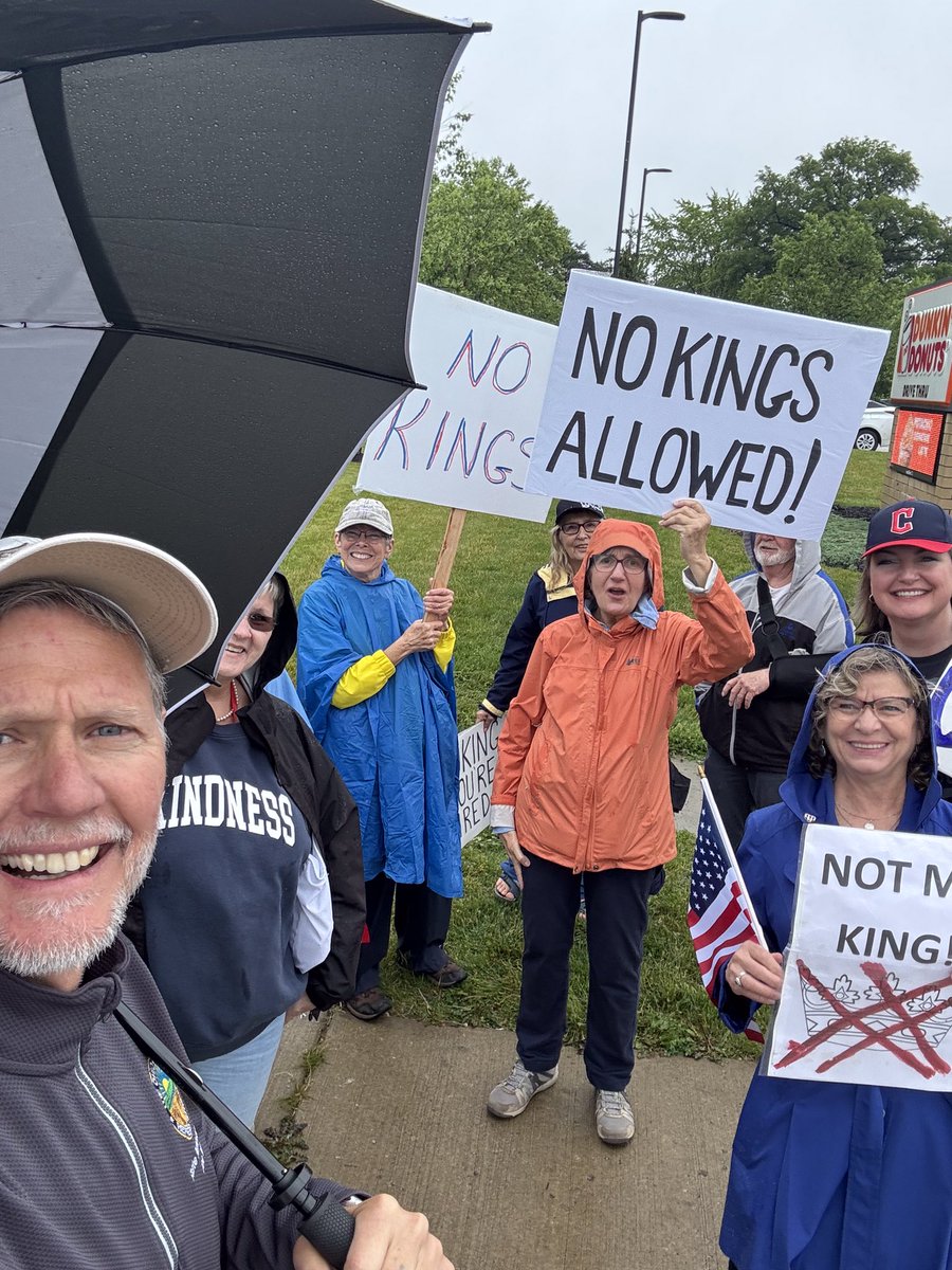 JoeMiller4Ohio's tweet image. No Kings Rally in North Ridgeville, OH. I have reverence for the American Flag, appreciation for the US Army but will not stand by as a president acts like a King.