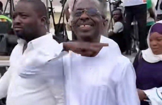 I check on my followers everyday to find out people who unfollowed me so that I return the same energy 🤝