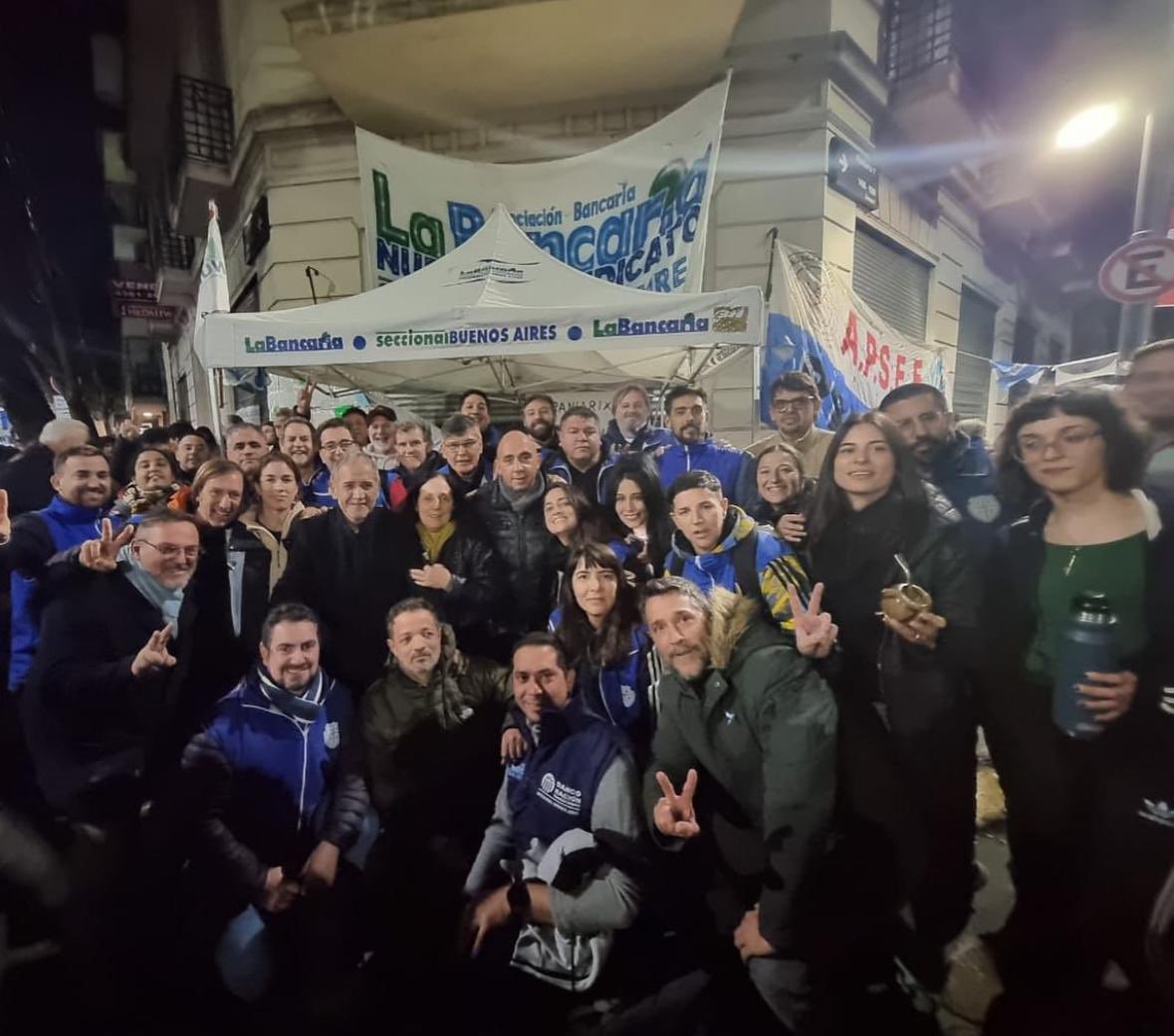 Maximoarodrigue's tweet photo. Como  Peronista y junto a otros espacios políticos acompañando a @CFKArgentina; con @SergioOPalazzo con quien compartimos el campo nacional y popular.
#Fuerzacompañera 🇦🇷✌🏼 https://t.co/jblG4K7uCC