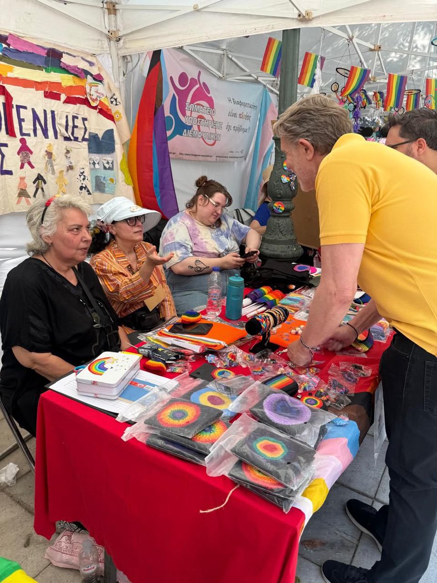 🏳️‍🌈 Το φετινό Athens Pride είναι ξεχωριστό. Όχι μόνο επειδή κλείνει 20 χρόνια, αλλά γιατί έχει καταφέρει, ως θεσμός, μέσα σε αυτά τα χρόνια, να περάσει από το "Η Αγάπη, ο Έρωτας &amp; η Ζωή αξίζουν σεβασμό" στο "Μετράμε".

Το Pride δεν αποτελεί μόνο μία γιορτή, αλλά ένα πολιτικό
