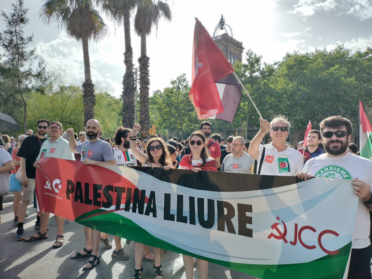 🔥 Passem de les paraules als fets, ja n'hi ha prou!

🇵🇸 Avui a Barcelona presents en una nova manifestació contra l'entitat sionista i genocida d'Israel. Des del riu fins al mar, Palestina llibertat!