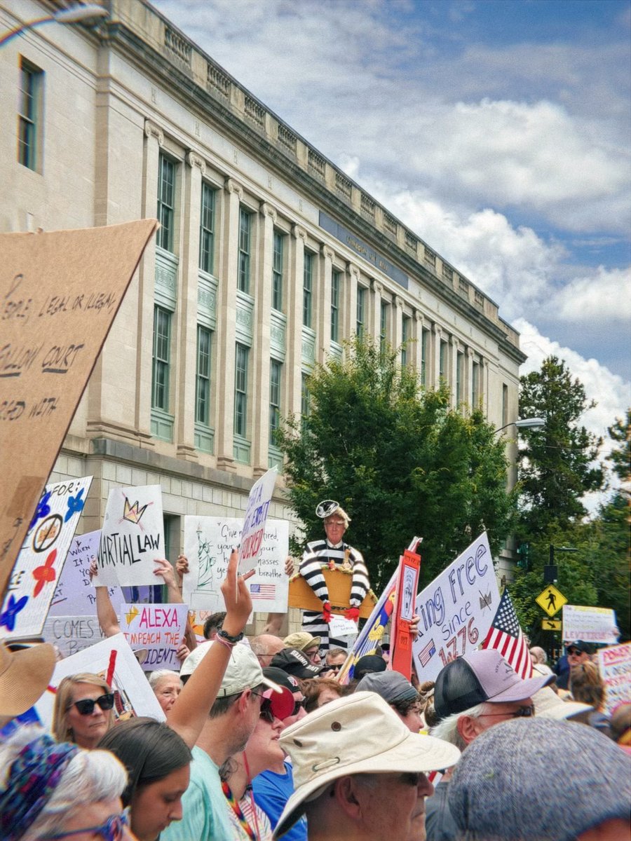 rob_locklear's tweet image. some photos from the “no kings” protest in downtown lynchburg today