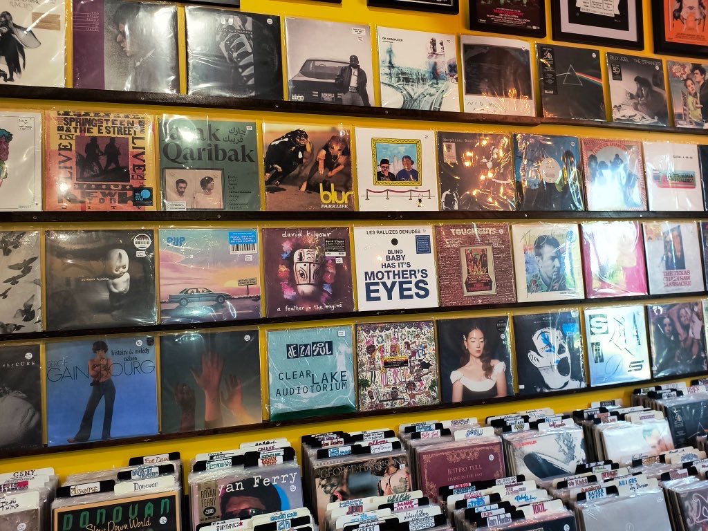Visiting vinyl shops I’ve never been to is therapeutic!🤘🏻🎶 #vinylrecords