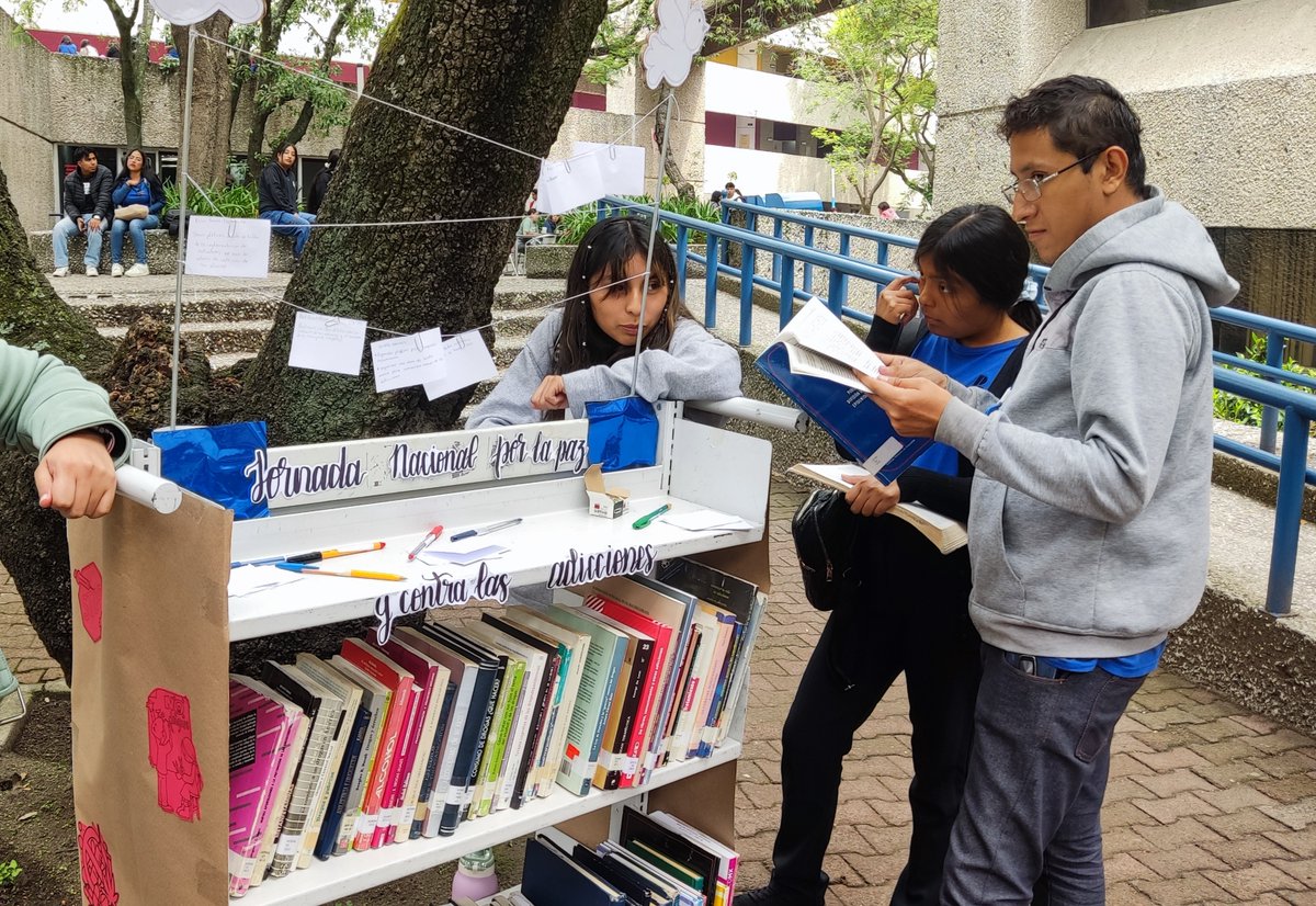 bibliogtq's tweet photo. 🕊️ La Biblioteca Gregorio Torres Quintero de la Universidad Pedagógica Nacional se suma a la Jornada Nacional por la Paz y contra las Adicciones 🕊️

Realizamos una selección de material bibliográfico referente a la prevención del consumo de drogas y otras adicciones.

@SEP_mx https://t.co/XhHuipQQBG