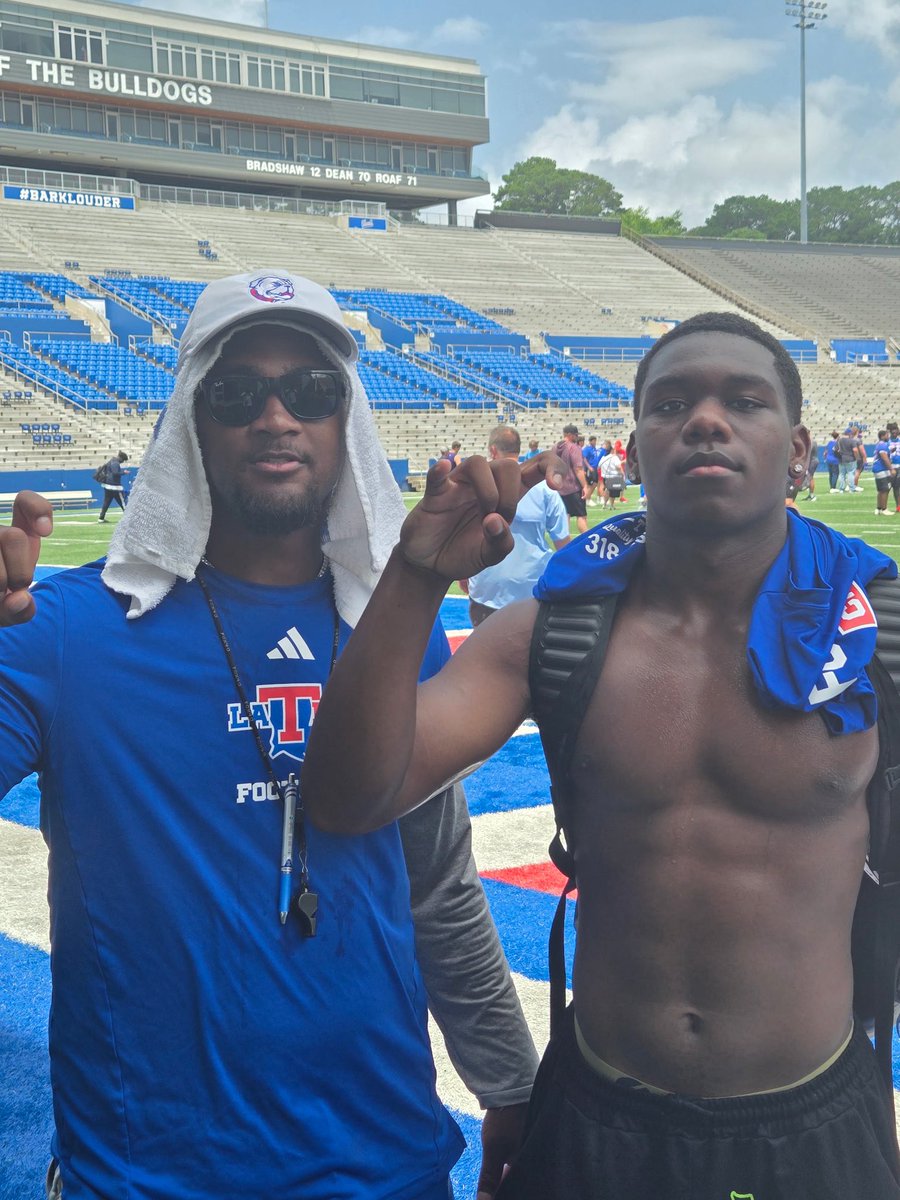 TylerHooper28's tweet image. Love the hospitality at La Tech and learned a lot from @Coach_Creech @C_Arnick28. And ran a 4.59 40!!
@CTownEaglesFB @Recruit_Crowley @CarlosLynn @CoachRJ_007 @CoachDezGuy @CoachJonesJr_ @CoachC_Osunde @CoachJ_O