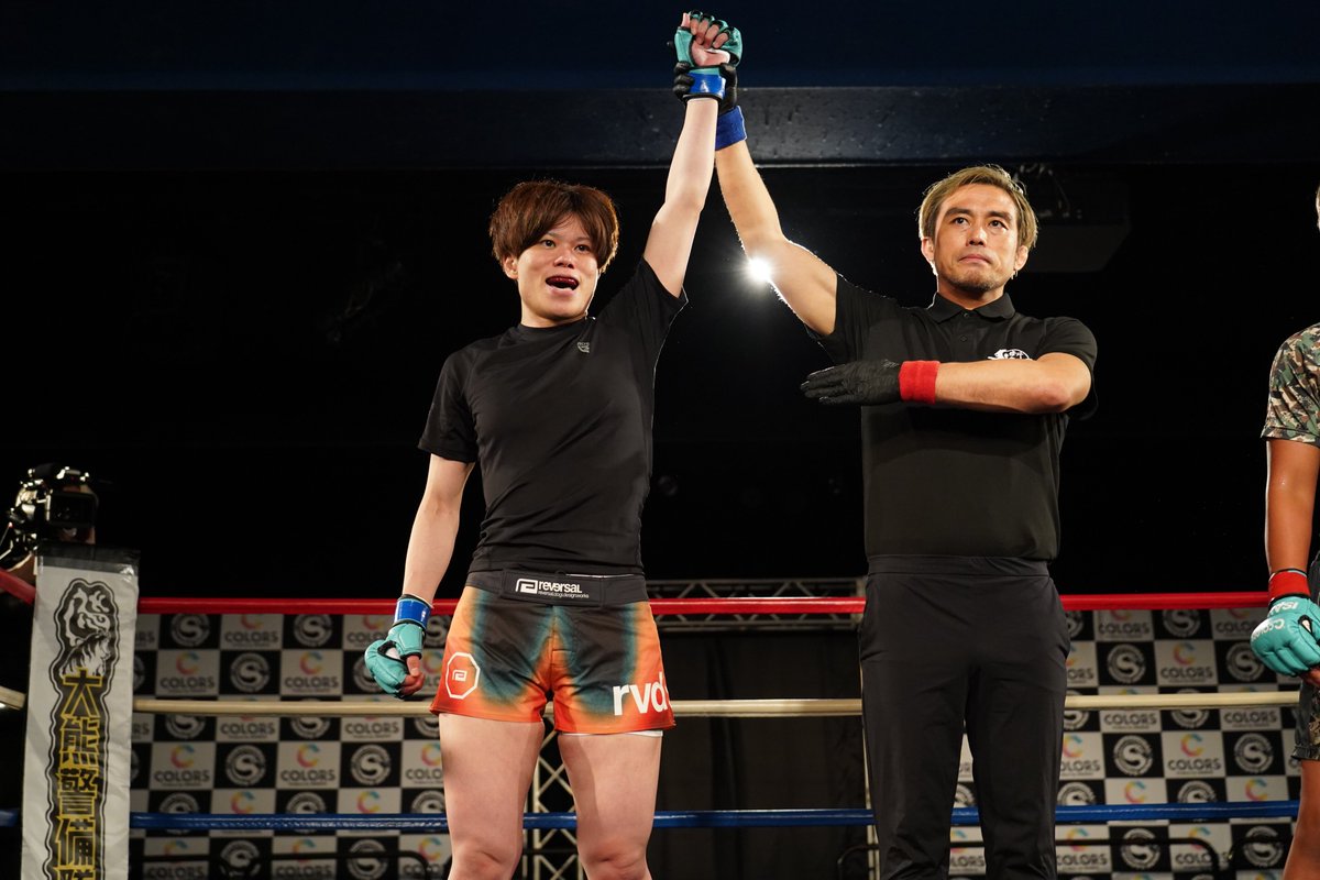 COLORS Vol.5 プロ修斗新宿FACE大会
[第6試合]トライアウトルール 女子バンタム級3分2R

×te-a(AACC)60.2kg

判定 0-2

◯鈴木 舞(寒天ファイトスピリットジム)60.7kg

#shooto0614 #COLORS
◎ツイキャス twitcasting.tv/c:xshooto/shop…