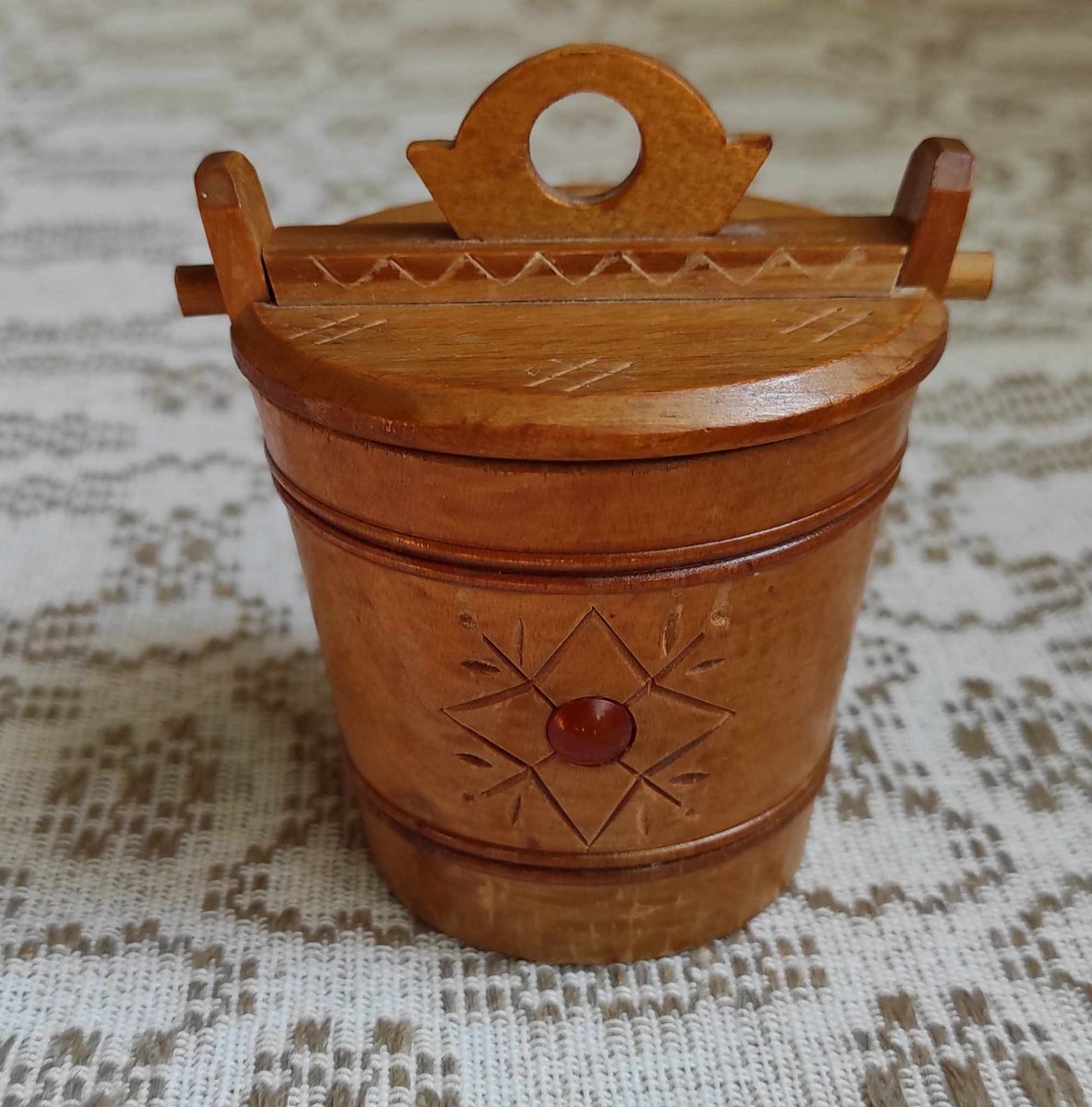 VintageSoviet's tweet image. #Handcrafted Mini #Wooden #Barrel with #Folk #Carving and Amber Accent #vintage #Baltic and #Nordic Inspired #Décor
bit.ly/4jS6D3g