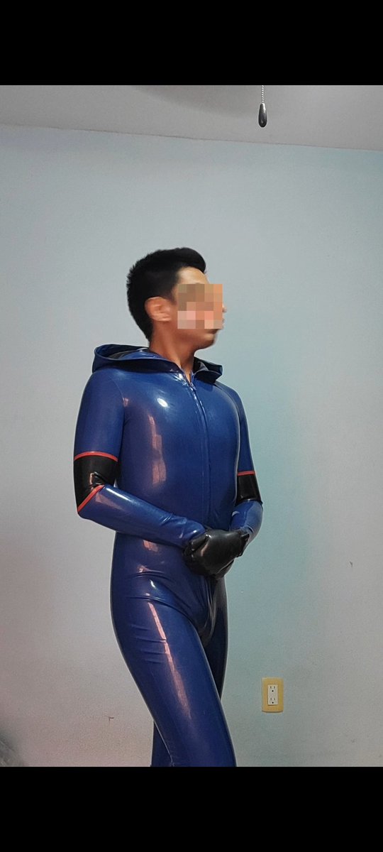 tzaryon's tweet photo. I need new latex
.
.
.
#catsuit   #gayrubber  #heavyrubber #latex #latexcatsuit #latexclothing    #latexmodel #latexoutfit #latexsuit #menstyle  #rubber #rubberboy #rubbercatsuit   #rubberman #rubbermen #rubbersuit #scruff #secondskin #shinylatex https://t.co/Sbo8P3XYii